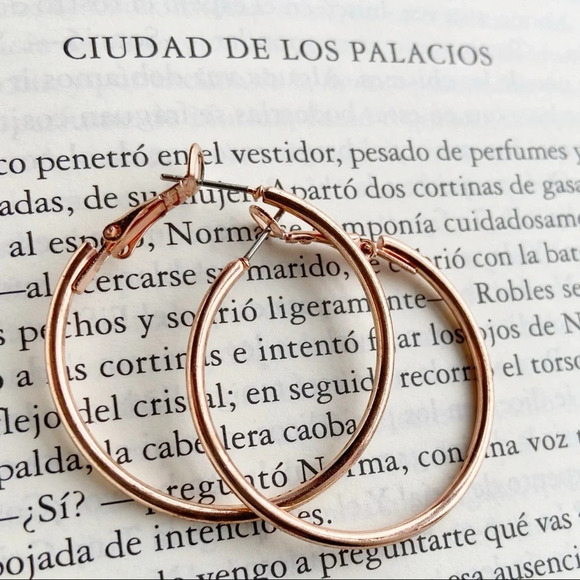 CLASSIC MEDIUM ROSE GOLD HOOPS - Picture 1 of 1